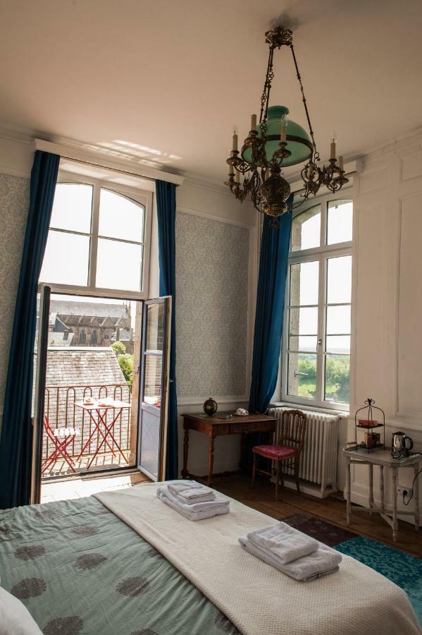 Hotel Particulier Le Mercier De Montigny -Une Nuit Sur Les Remparts- Фужер Экстерьер фото