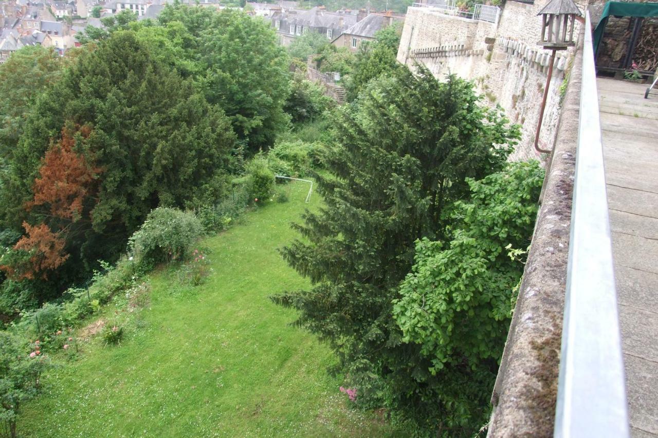 Hotel Particulier Le Mercier De Montigny -Une Nuit Sur Les Remparts- Фужер Экстерьер фото
