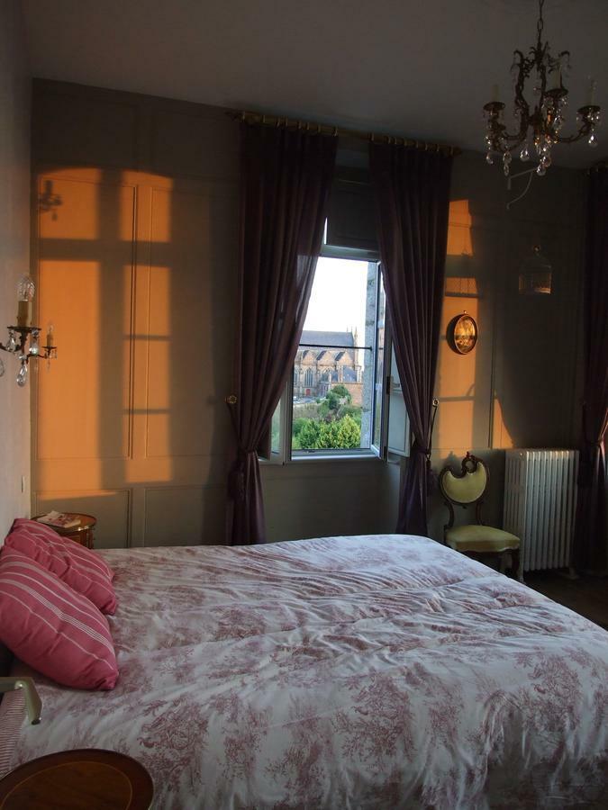 Hotel Particulier Le Mercier De Montigny -Une Nuit Sur Les Remparts- Фужер Экстерьер фото